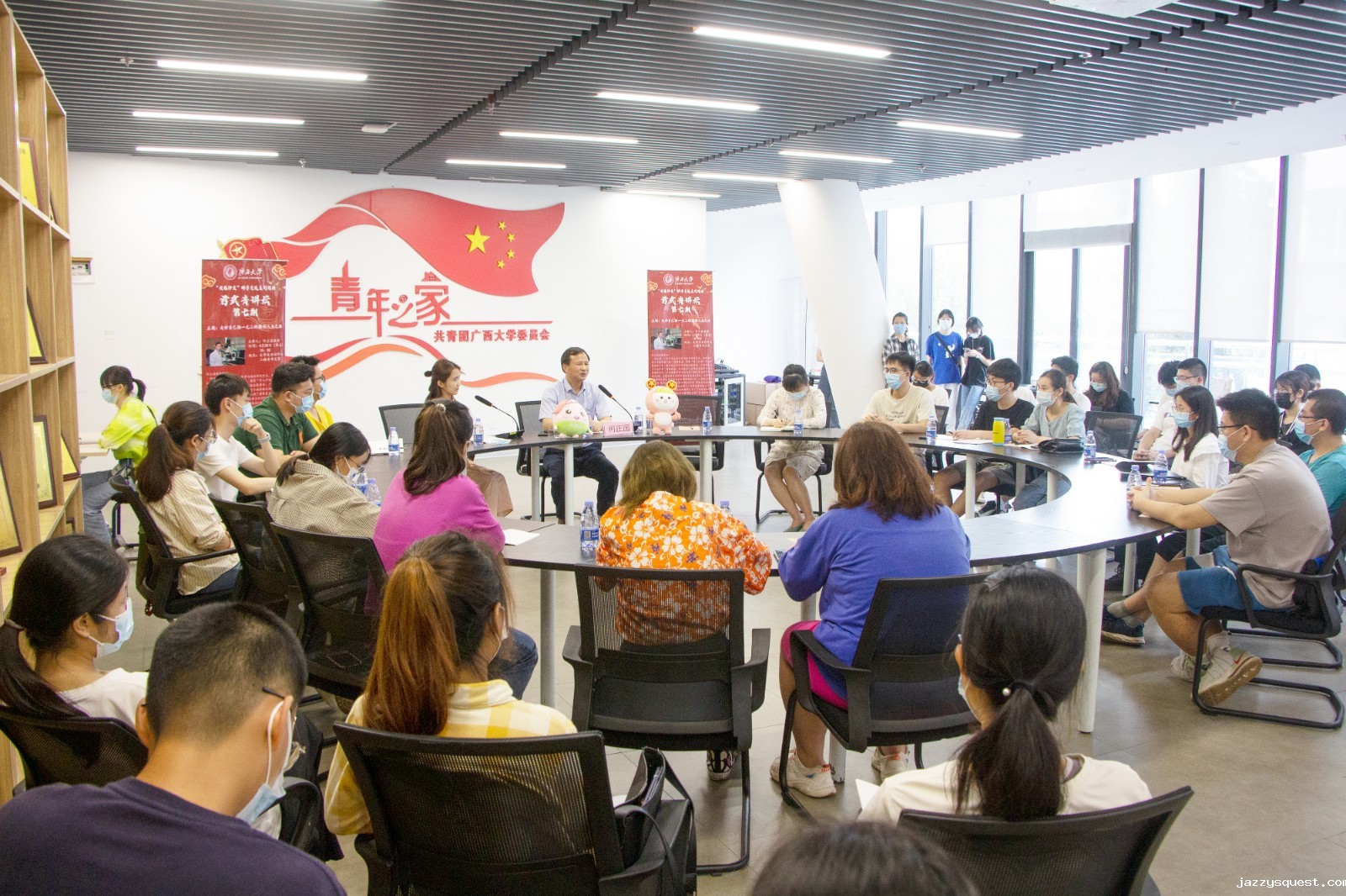 图片 沙龙现场.jpg