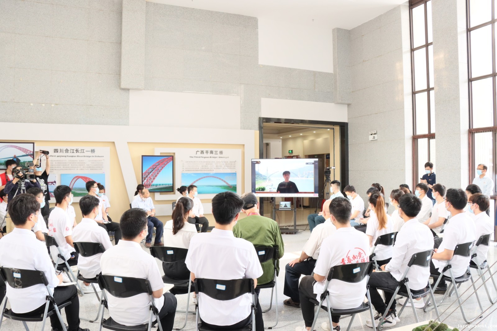 图片 现场连线.jpg