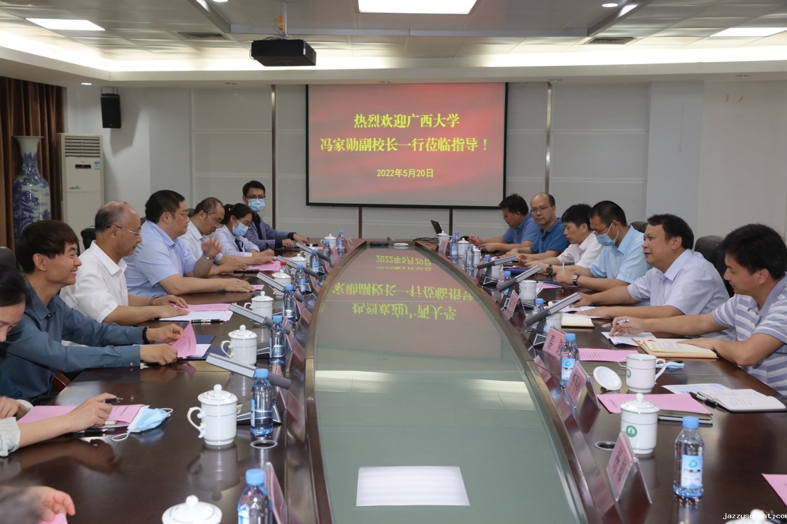 图片 冯家勋率队到广西农业科学院走访调研_副本.jpg