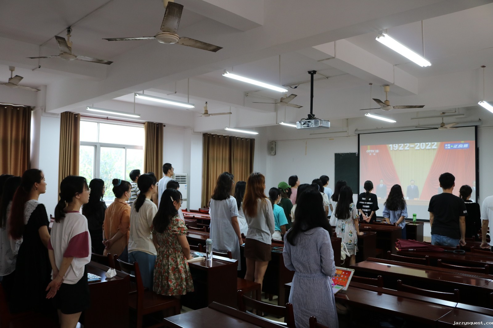 图片 文学院.JPG